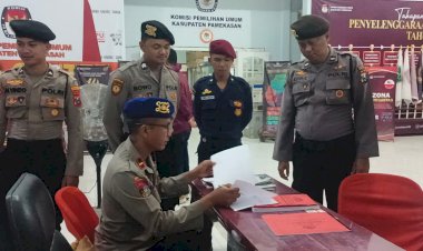 Polres-Pamekasan-Siagakan-Personel-24-jam-di-Kantor-KPU-dan-Gudang-Logistik-Pemilu-2024